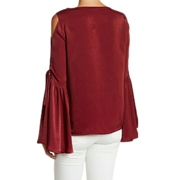 Ro & De Maroon Red Lace Up Bell Sleeve Cold Shoulder Blouse Women's Size Medium - Picture 15 of 15